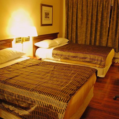 Chomedey Inn Laval Eksteriør billede