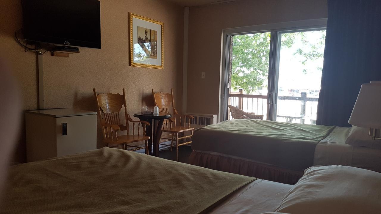Chomedey Inn Laval Eksteriør billede