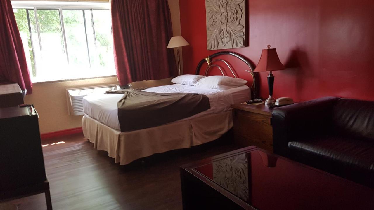 Chomedey Inn Laval Eksteriør billede